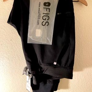 Figs Women’s Zamora Scrub jogger.